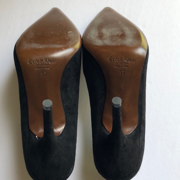 Black Suede Calvin Klein Collection Pumps - Picture 3 of 4